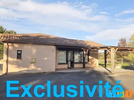 local commercial 200 m² peguilhan