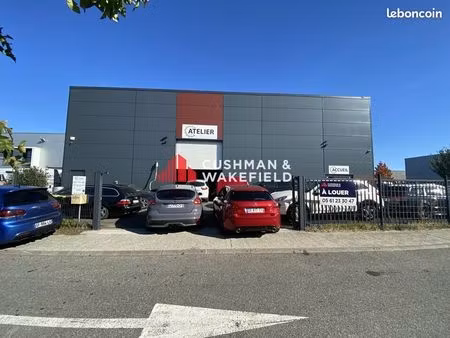 local d'activité 385 m²