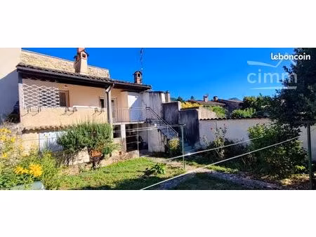 maison de village 120 m² combovin