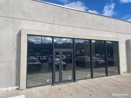 local commercial 385 m²