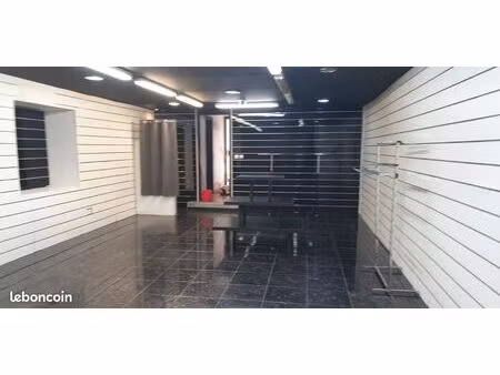 location commerce 600