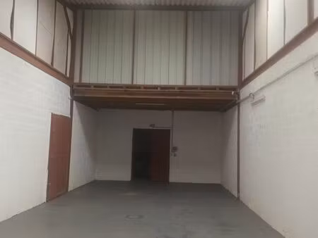 local stockage dépot entrepot atelier