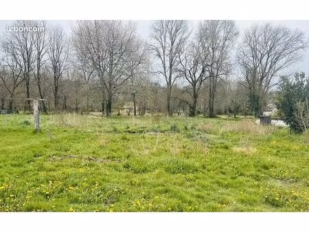 terrain 2 000 m² vergt