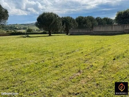 terrain 3 000 m² esteville