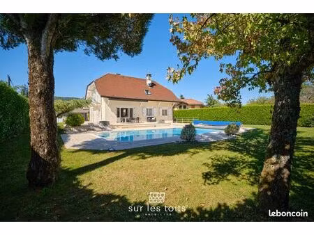 maison 5 pièces 233 m²