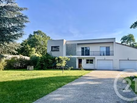 maison 7 pièces 170 m²