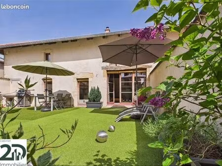 propriété 6 pièces 198 m²