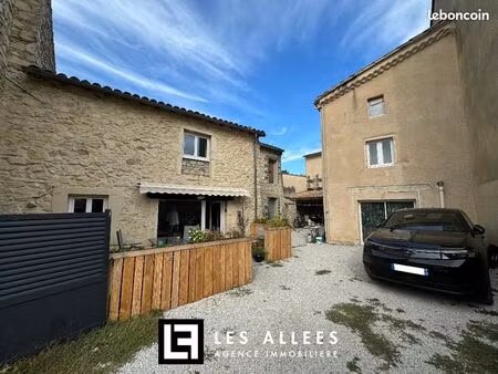 immeuble 8 pièces 250 m²