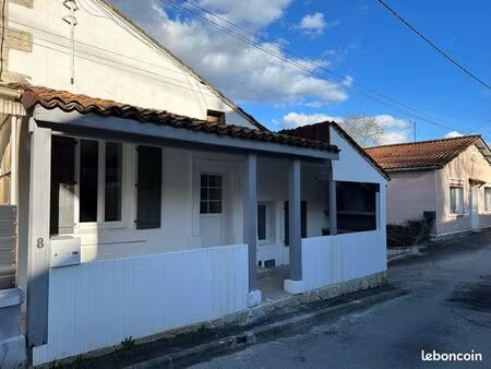 idéal investisseur  belle maison  transformée en deux appartements t2  entièrement meublée