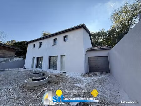 villa 5 pièces 83 m²