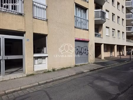 local 26 m² lyon