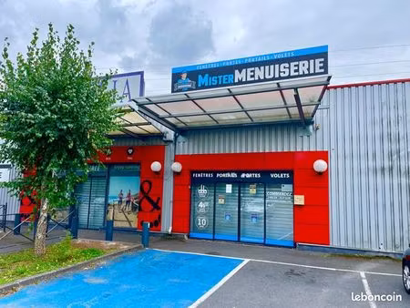 local commercial 330 m²