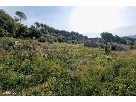 terrain 1725 m² cadenet
