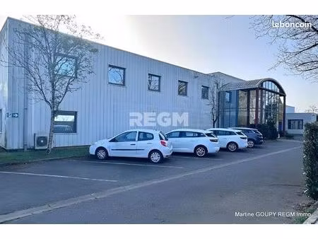 local bureaux 1 592 m²