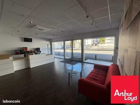 bureau 280 m²