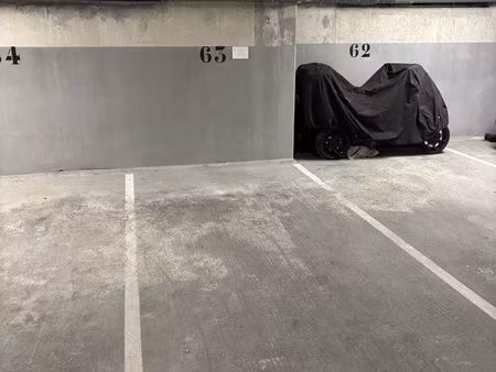 place de parking sous terrain