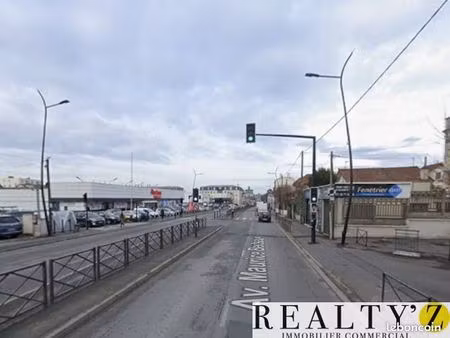 local commercial 250 m²