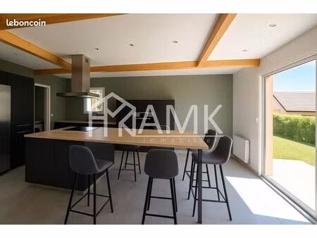 maison 8 pièces 206 m²