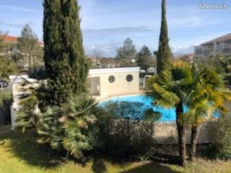 f3 de 64m2 au calme secteur pontaillac - résidence avec piscine