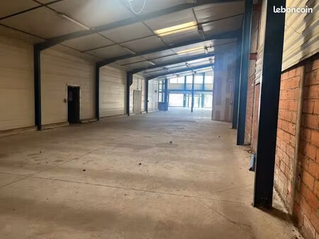local industriel 570 m²