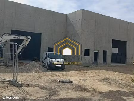 local 225 m² morestel