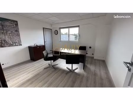 bureaux 70 m² villenoy