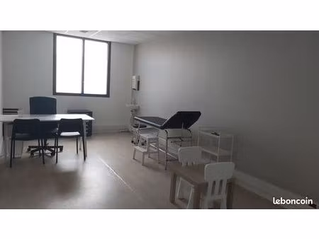 cabinet médical 30m2 avec salle d'attente dans maison médicale à louer à temps partiel