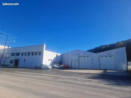 local industriel 4 030 m²