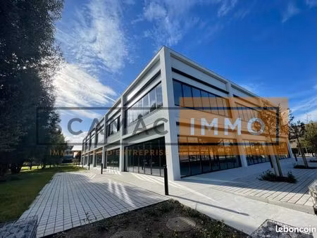 local commercial 407 m²