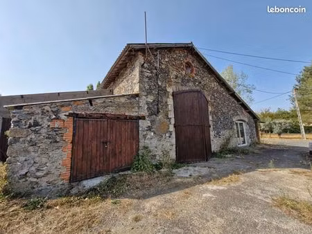 maison 3 pièces 440 m²