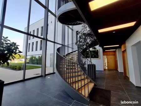 bureaux 552 m²