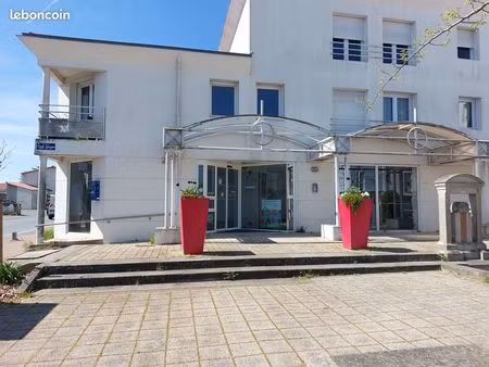 local commercial 158 m² à treize-septiers