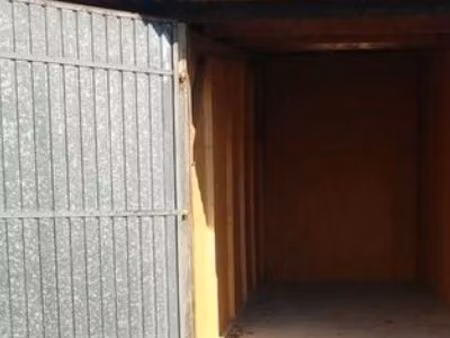 grand local de stockage accès pl 24/24