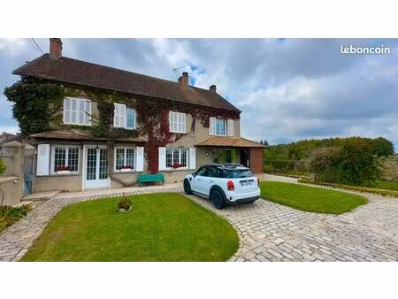 propriété 6 pièces 200 m²