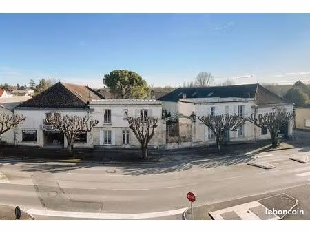 immeuble 13 pièces 1800 m²