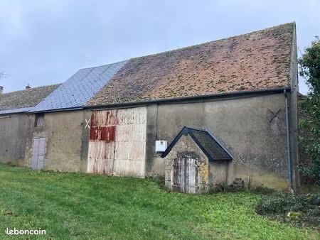 2 granges et 1 hangar