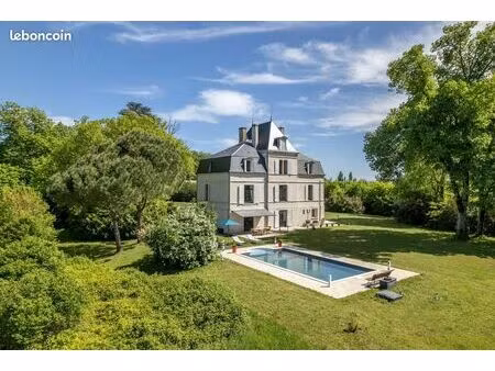 château 8 pièces 260 m²