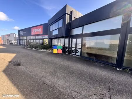 local commercial 1 520 m²