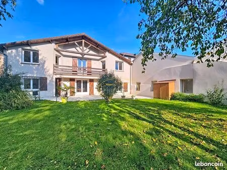 maison 8 pièces 283 m²