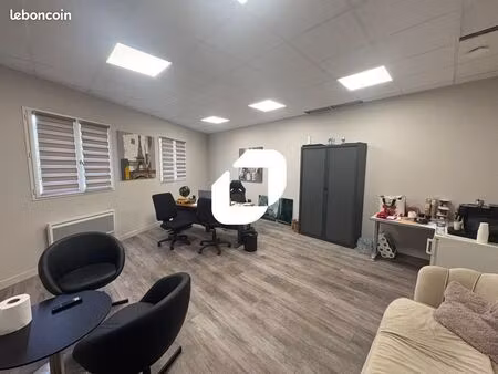 local bureaux 105 m²
