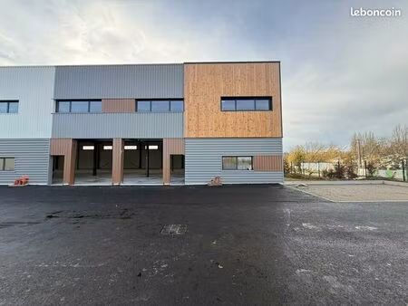 local d'activite 425 m² viarmes