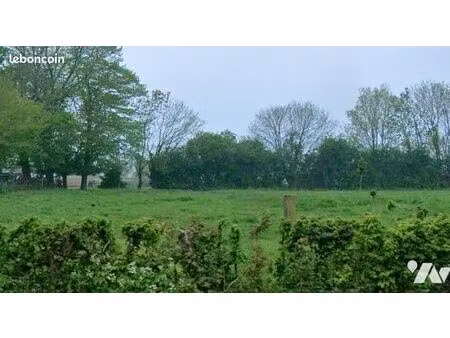 terrain 2100 m² saulty