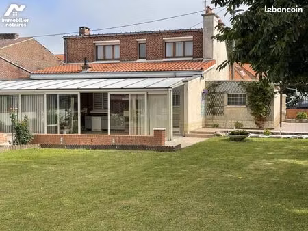 maison 8 pièces 151 m²