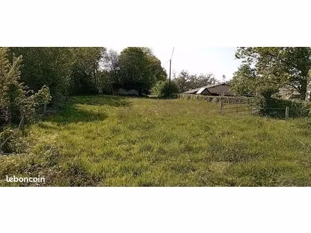 terrain constructible 2100m²