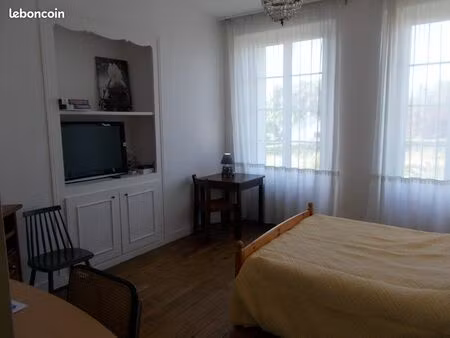 t2 de 55m2   460 euros charges et eau compris