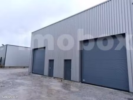 local industriel 300 m²