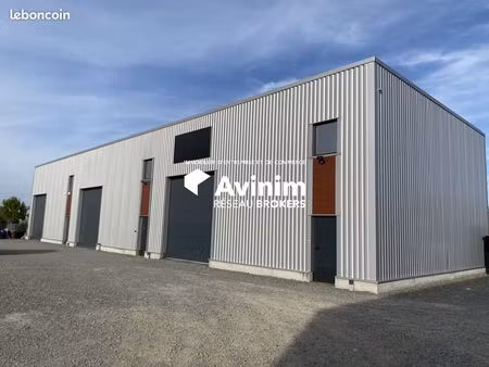 local 483 m² combronde