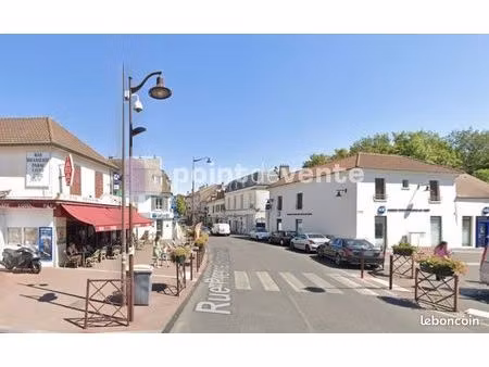 local commercial 170 m²