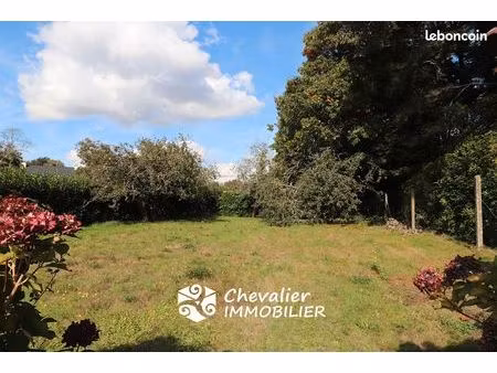 terrain 933 m² plumergat