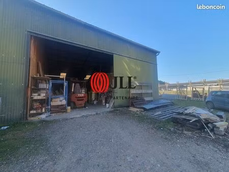 local d'activité 200 m²